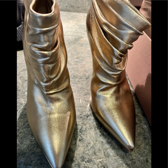 Gianvito Rossi size 38.5 (8.5) gold booties - Picture 4 of 8